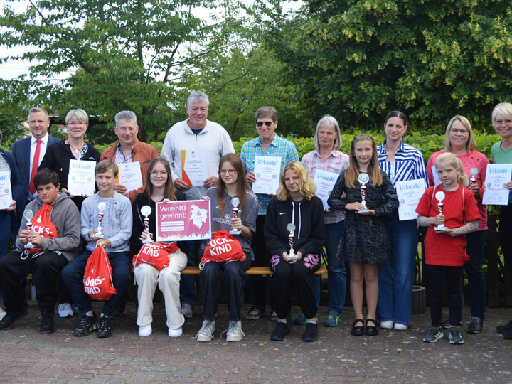 Ehrung der Schulen und Sportvereine beim KSB in der Geschäftsstelle